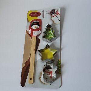 St. Nicholas Square Holiday Cookie Cutter Set with Spatula